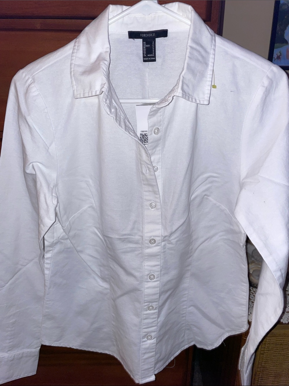 Forever 21 White Women's Classic Button-Down Shirt
